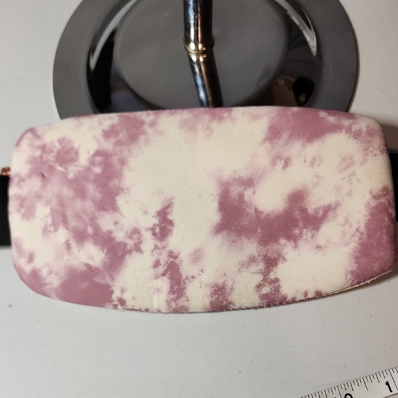 Oak And REED Traverse Belt Bag Like New Inside And Out - Picture 6 of 7